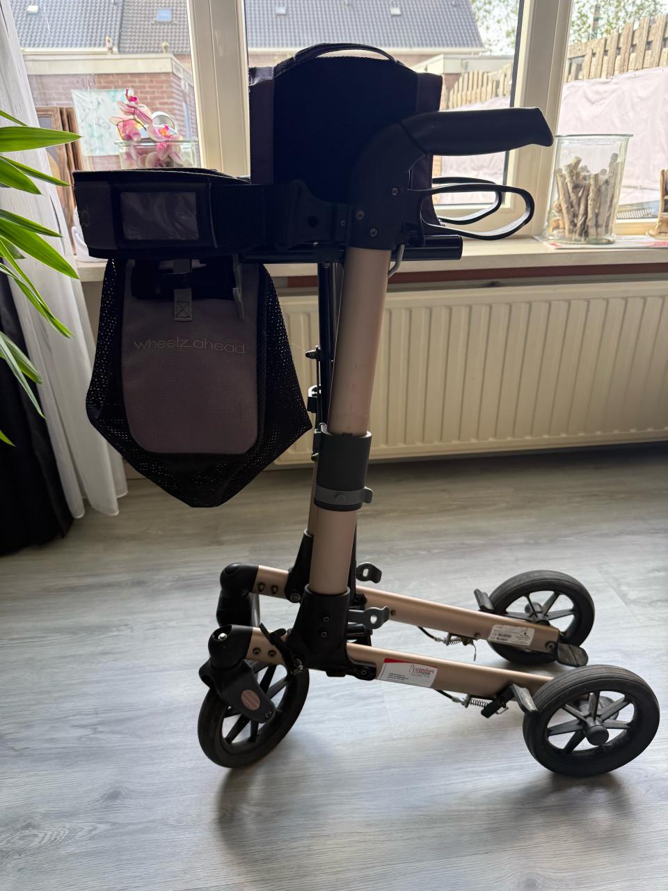 Te koop: WheelzAhead rollator zo goed als nieuw !
