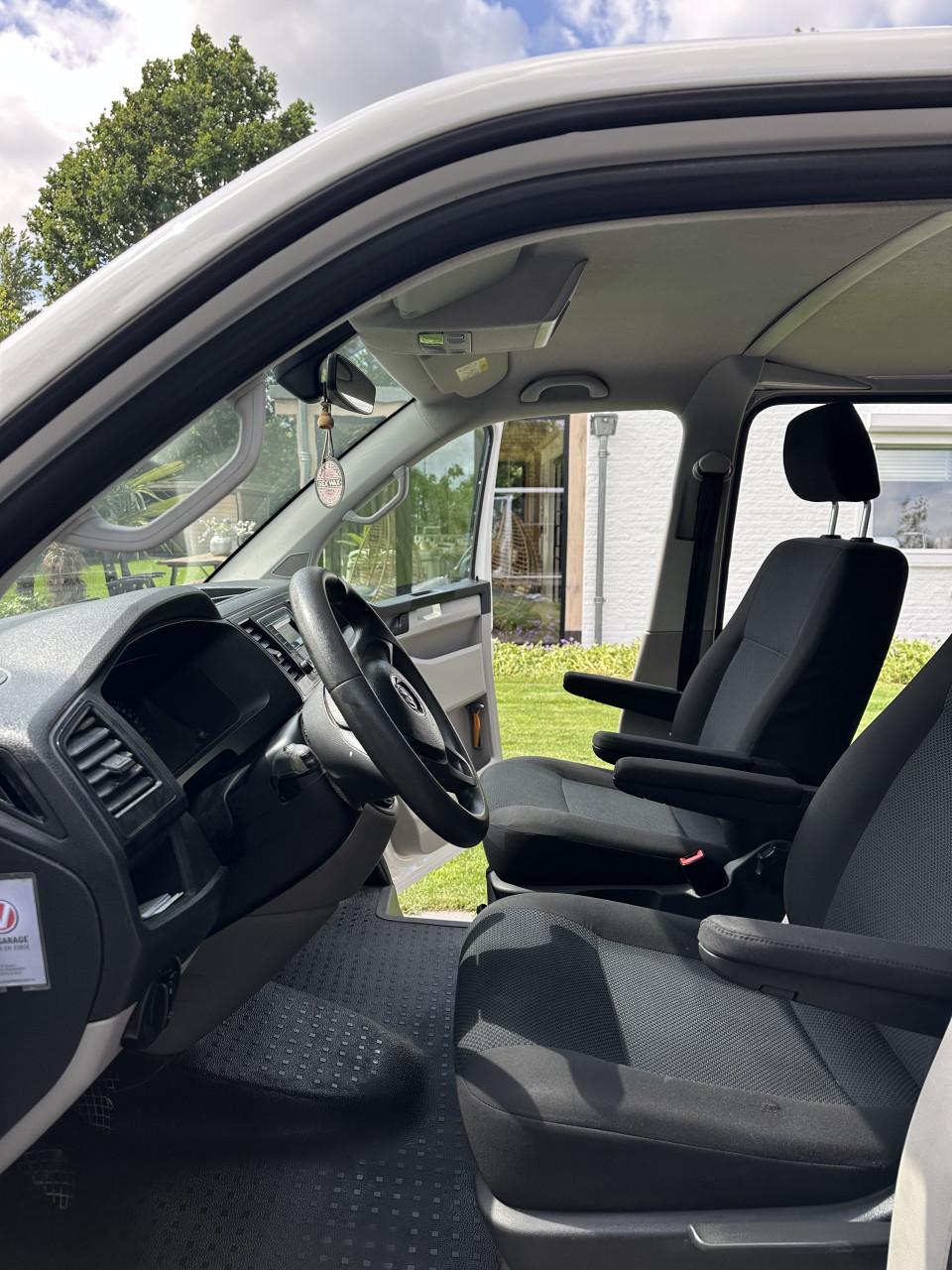 Volkswagen Transporter T6 met dubbele cabine CDC2.0 TDI 84PK