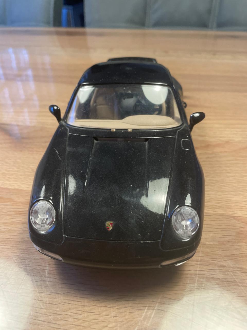 Burago Porsche Carrera 911 (1993)