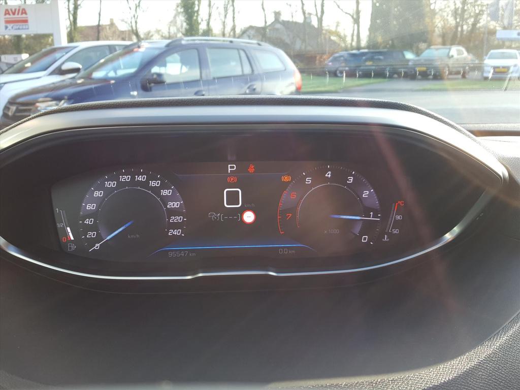 Peugeot 5008 gt 1.2-130pk automaat(t8/7p)trekhaak | apple carplay&android a