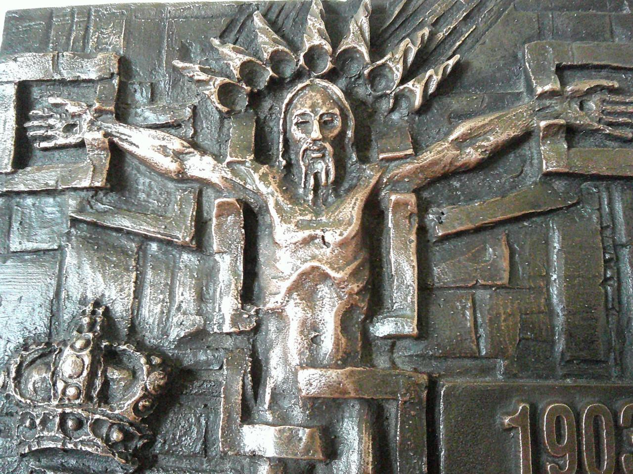 ZWAAR BRONZEN PLAQUETTE KRUISIGING, SPAANSE KUNSTENAAR