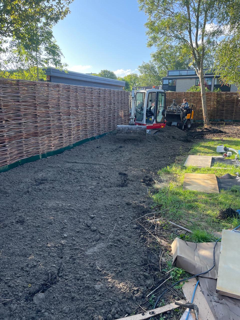 Minikraan met machinist voor diverse werkzaamheden in u tuin