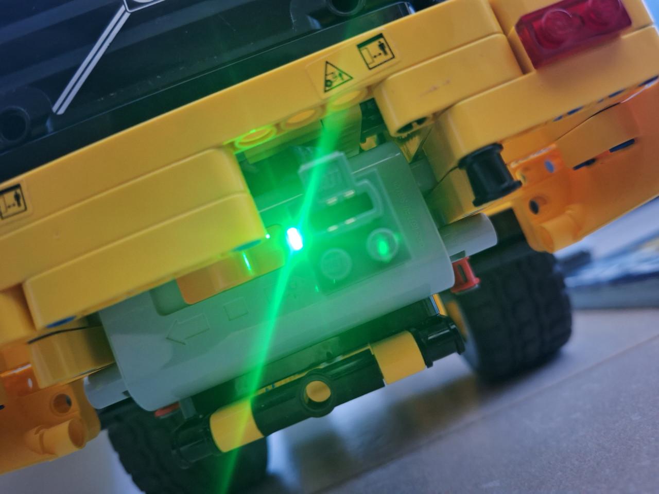 Technic lego shovel 42030 / wiellader Compleet&werkend!