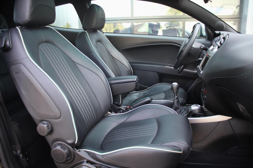 Alfa Romeo MiTo 0.9 twinair sportiva - leder - navi - pano - 18inch - org n