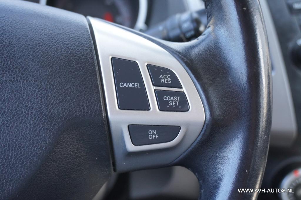 Mitsubishi Outlander 2.2 di-d instyle