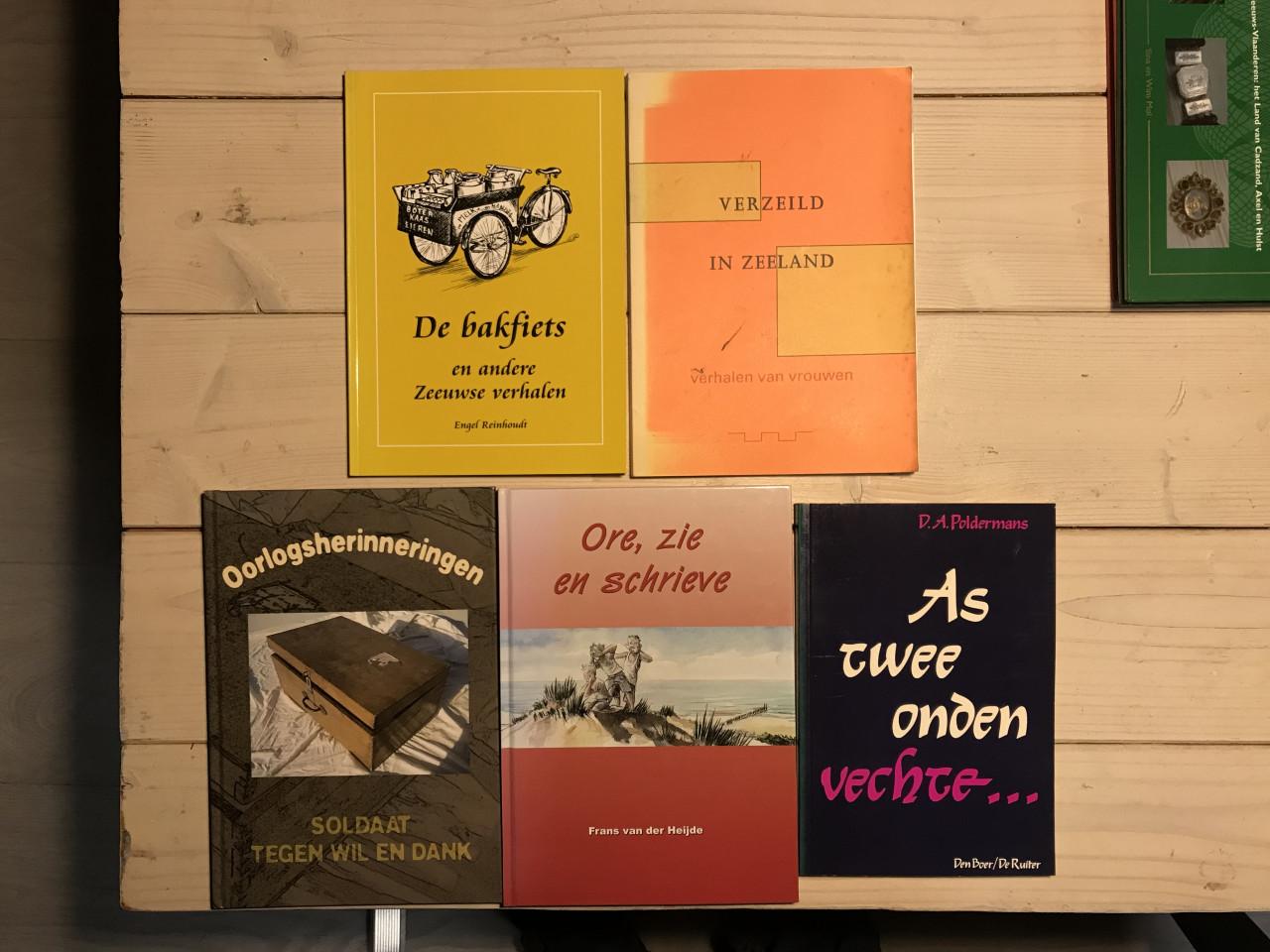 Zeeuwse boeken 13 stuks in 1 koop (€25) of per foto, zie onder