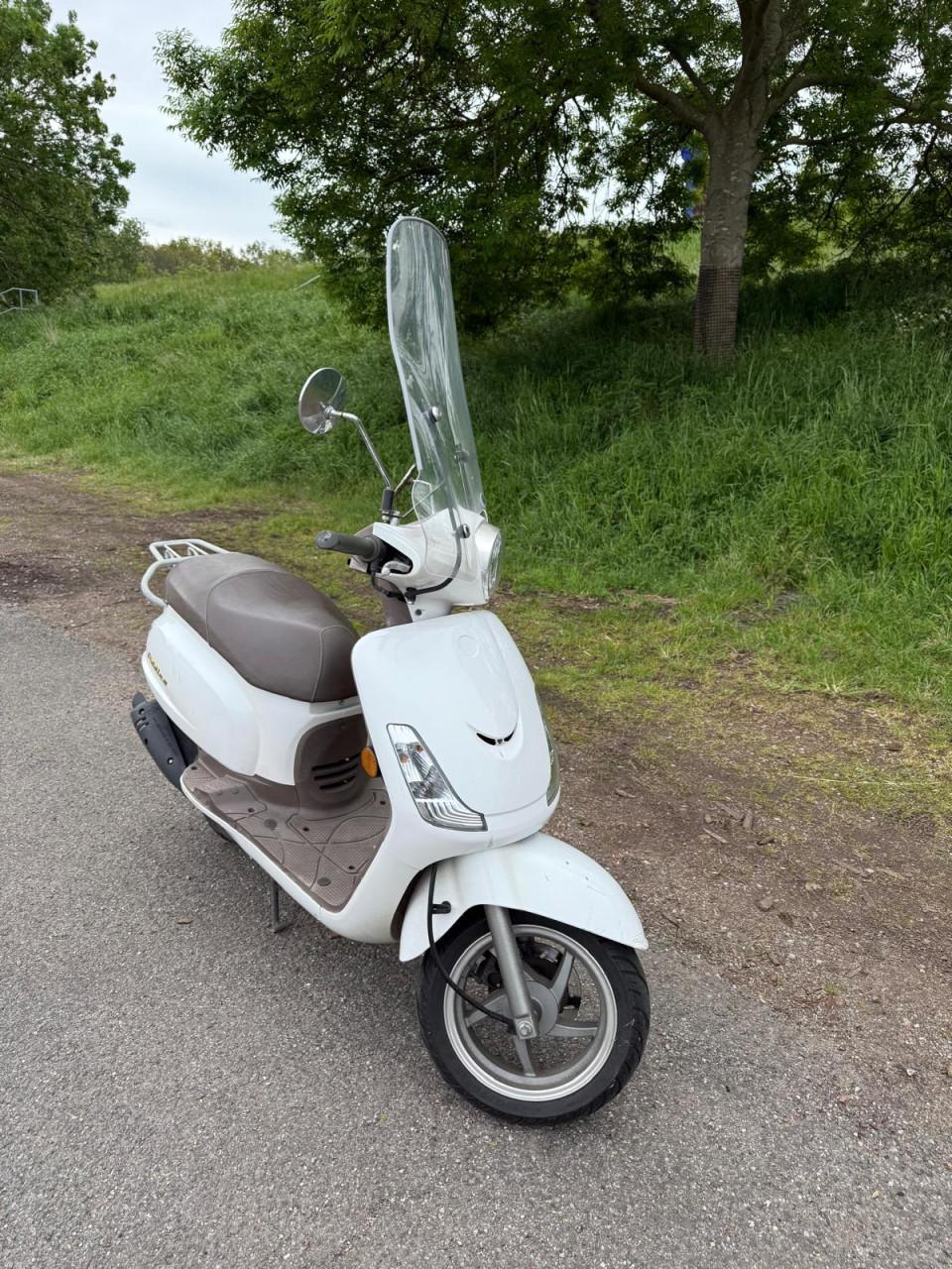 SYM Fiddle II snorscooter 25 km/u — nette staat — elektrische start