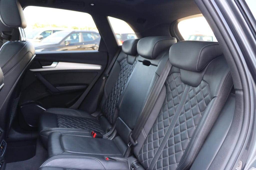 Audi Q5 50 tfsi e s edition 300pk s-tronic | rs stoelen