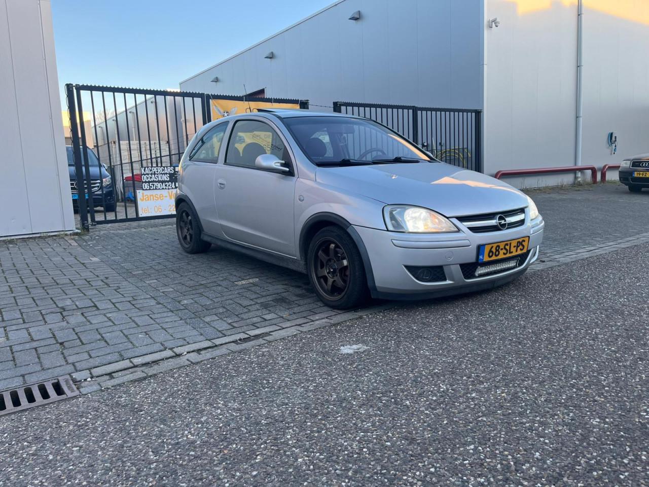1.8-16V Gsi Silverline/ Dakraam/Airco/Elek Spiegels/ Sportieve velg Uitlaat