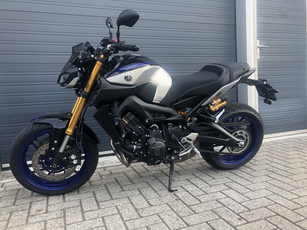 Yamaha MT09-SP met slechts 3956 km!! Gewoon nieuw, incl boekjes etc €8999,-