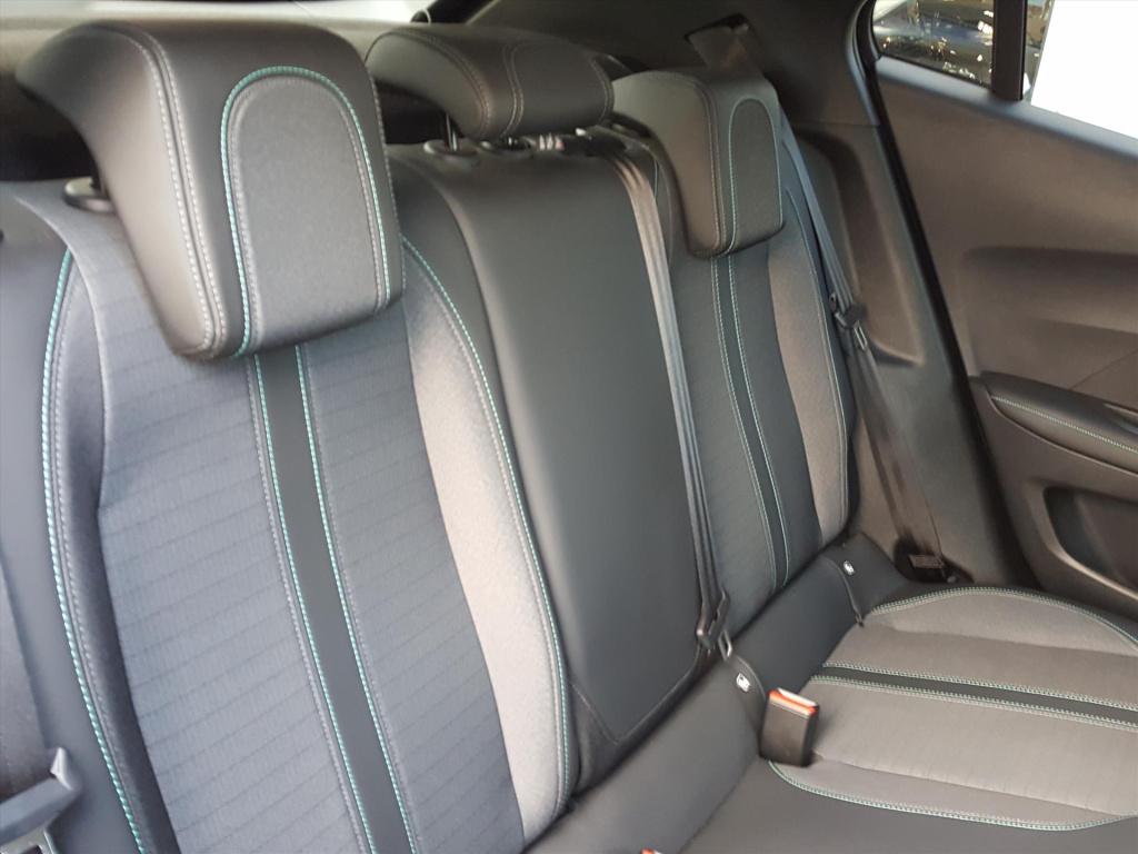 Peugeot 2008 1.2 pt 100pk allure trekhaak afneembaar | navigatie | apple ca