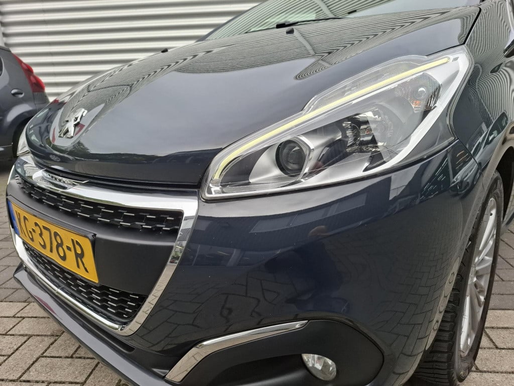 Peugeot 208 1.2 allure nav/clim/lmv/park