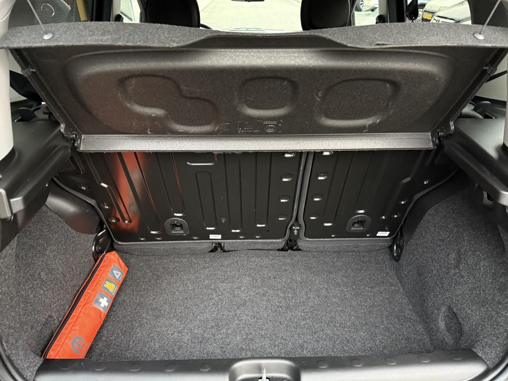 Fiat Panda 1.0 hybrid red cross // carplay , android auto //