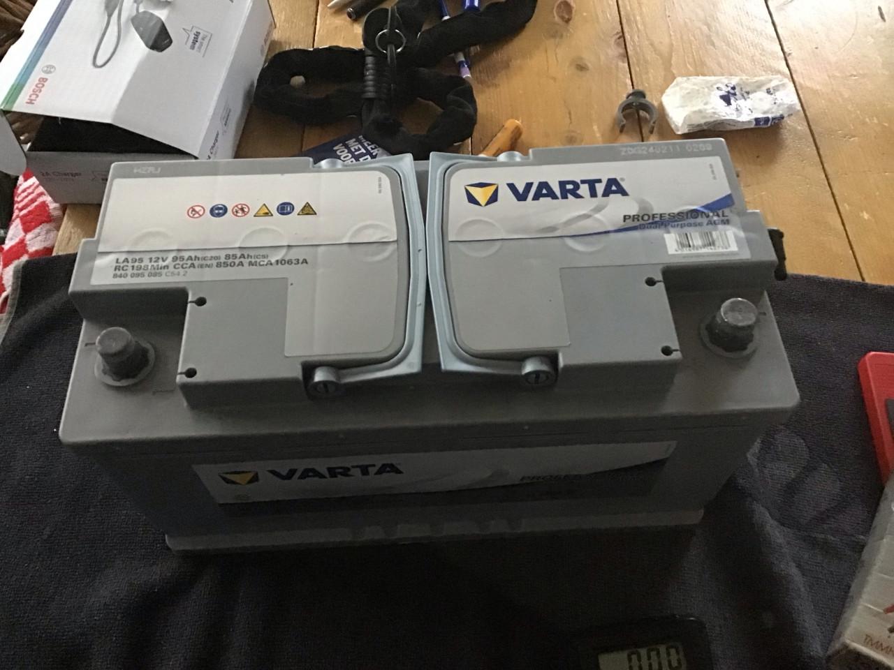 2 Huishoudaccus voor o.a camper