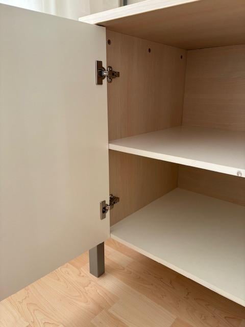 Vroomshoop Linea, commode, wandplank en kast.