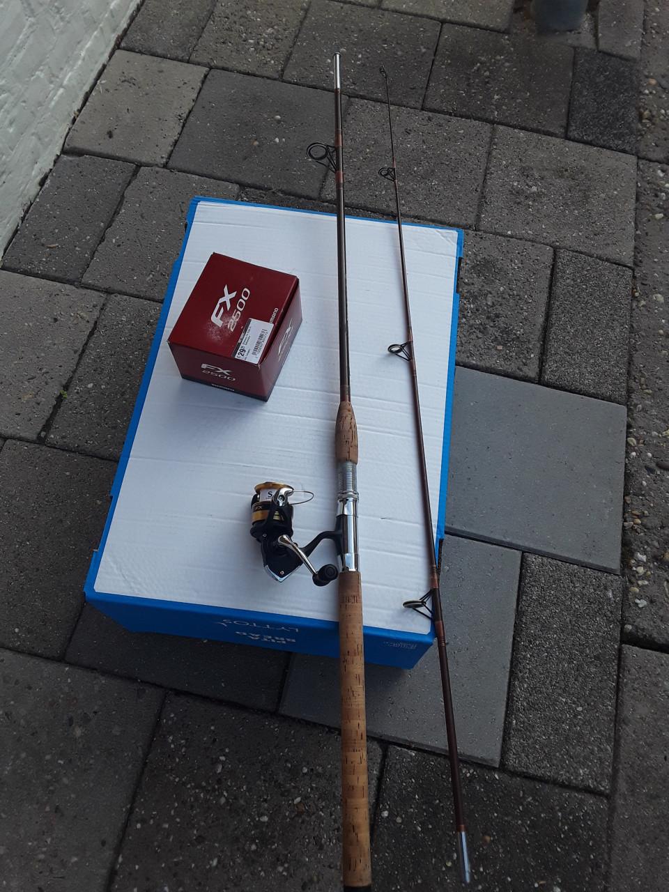 Te koop binnen water hengel met molen