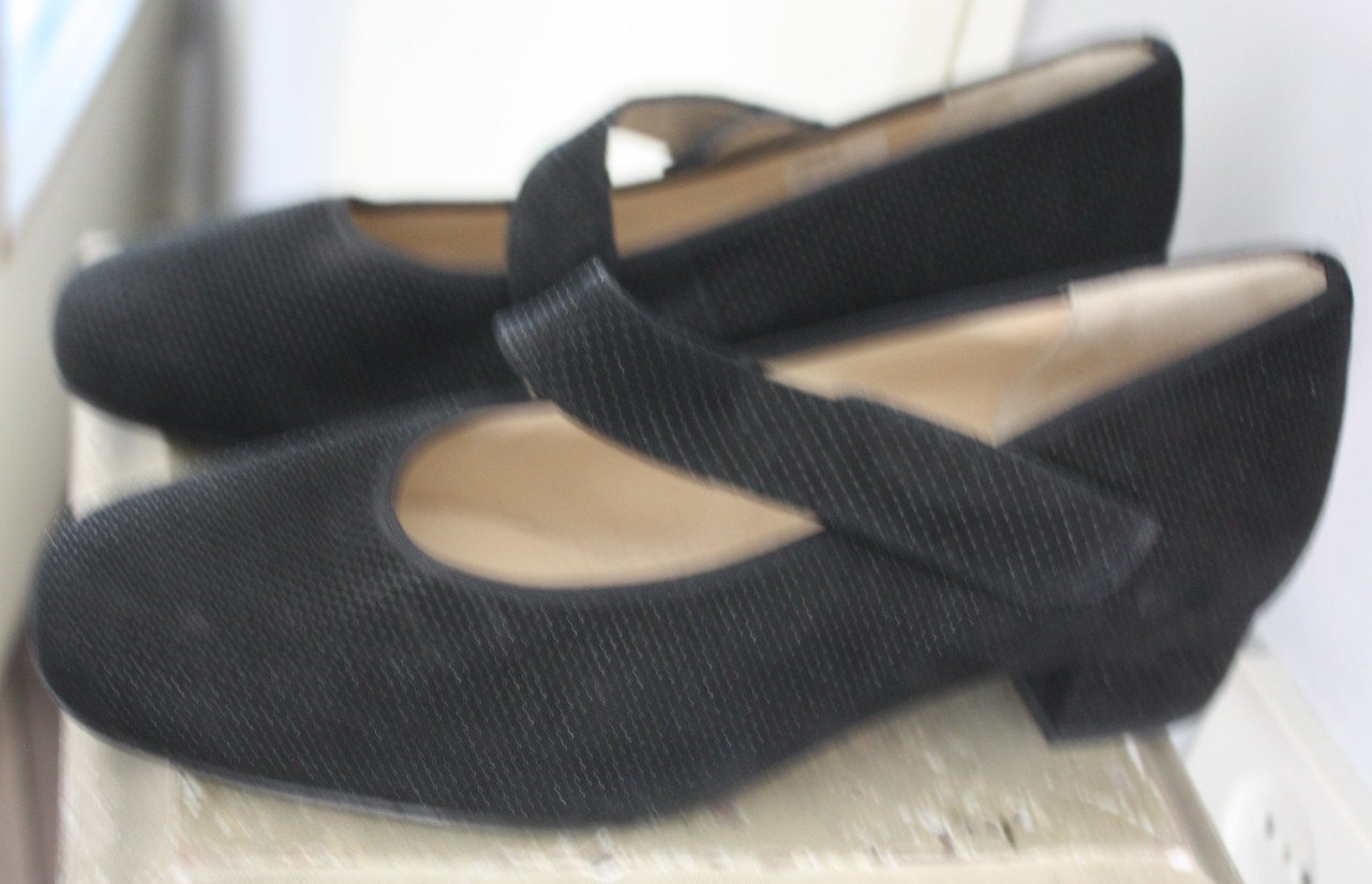 Zwarte pumps met stip maat 6K