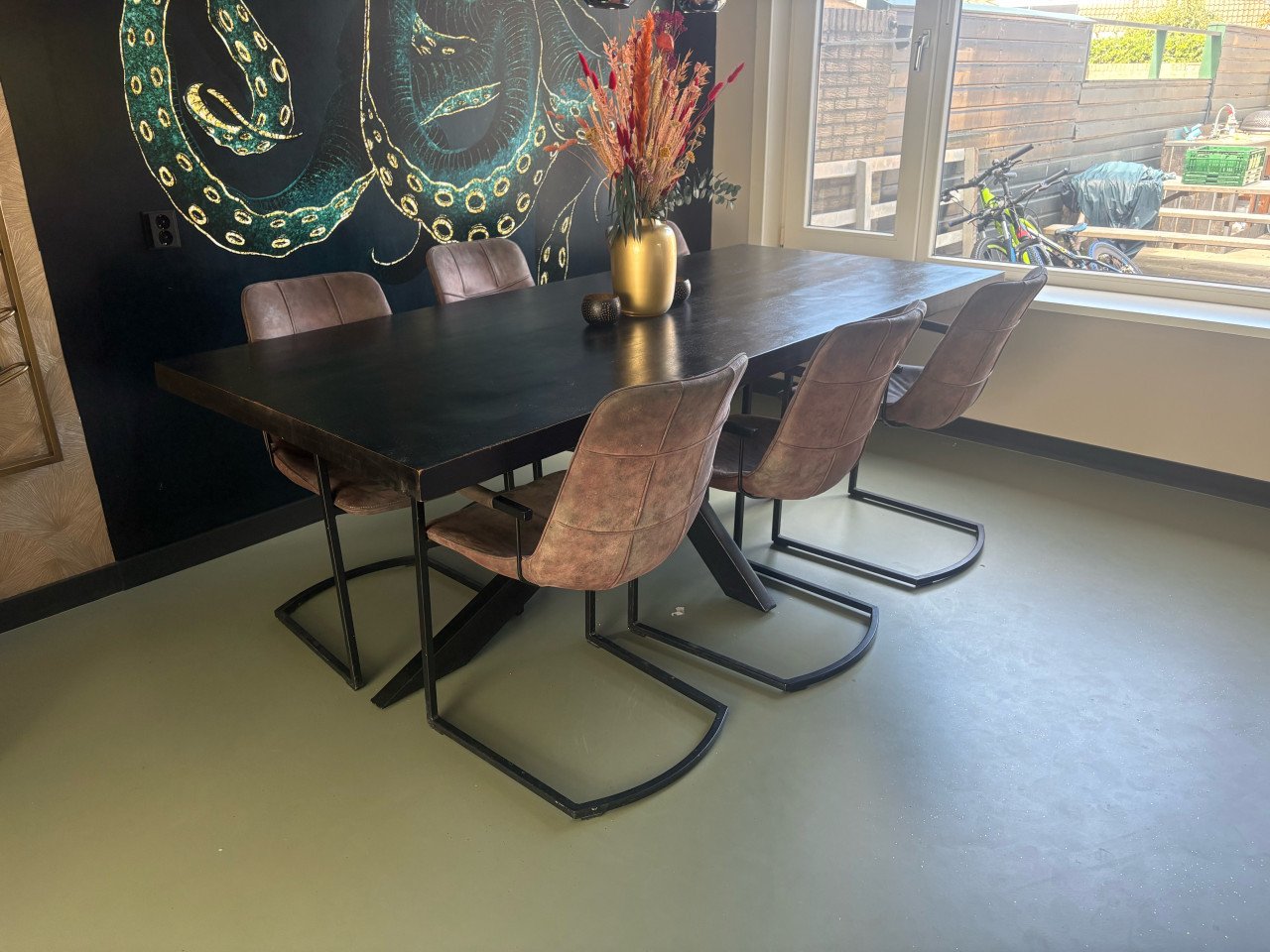 Mooie grote eettafel!