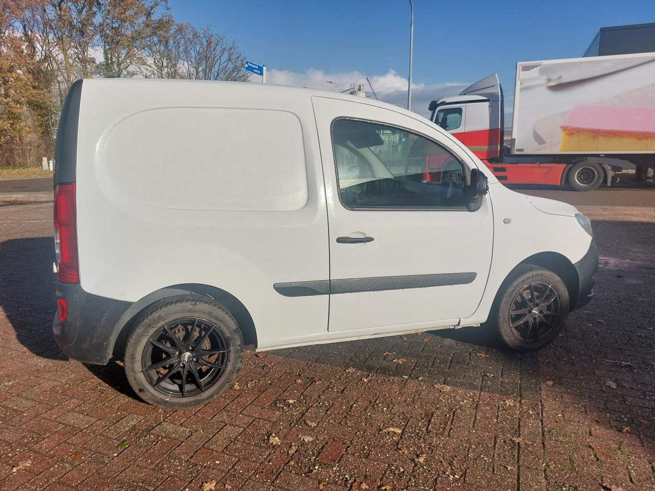 Mercedes citan bj 2015 2950 euro