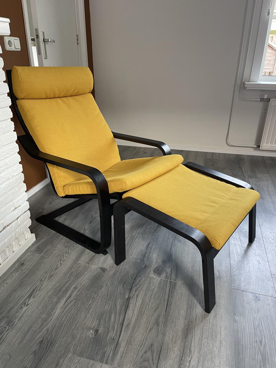 Ikea Poang fauteuil met voetenbank en 2 kussensets