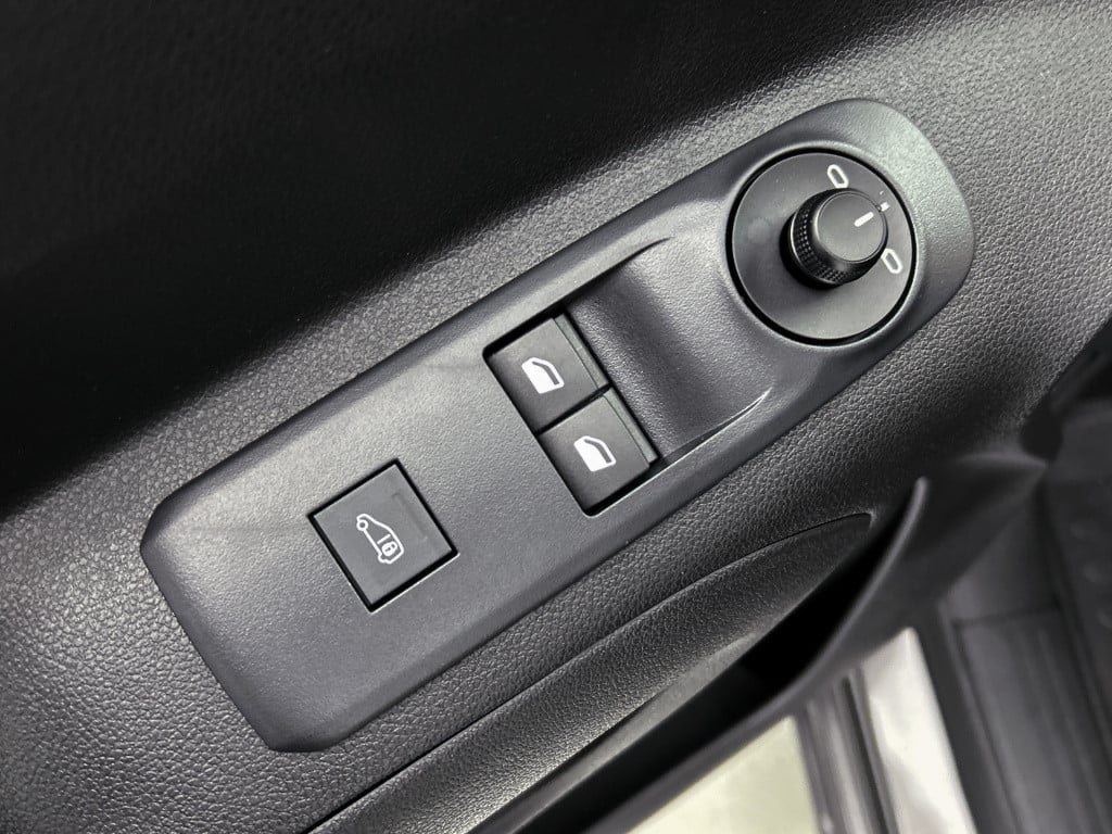 Citroen Berlingo bluehdi 100pk club | rijklaar | camera | parkeersensoren |