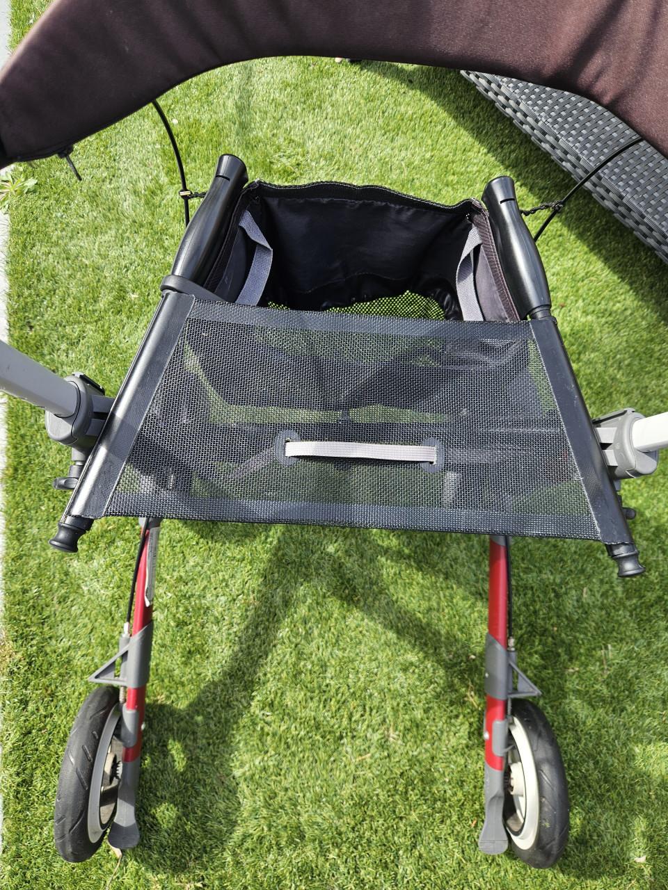 Zgan Topro Troja 5G rollator in de kleur rood, zeer nette staat