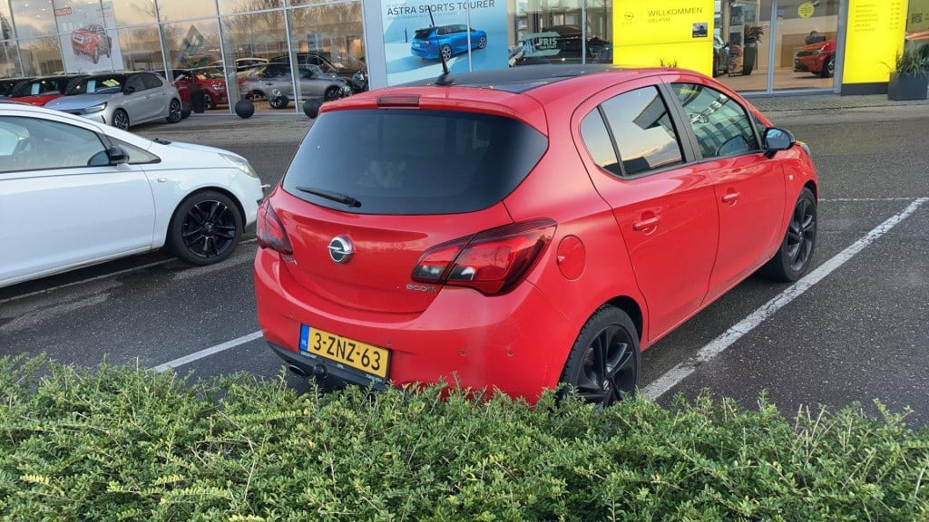 Opel Corsa 1.0 turbo color edition | panorama dak | dealer onderhouden | su