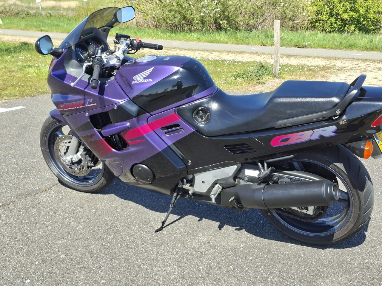 Honda cbr1000f