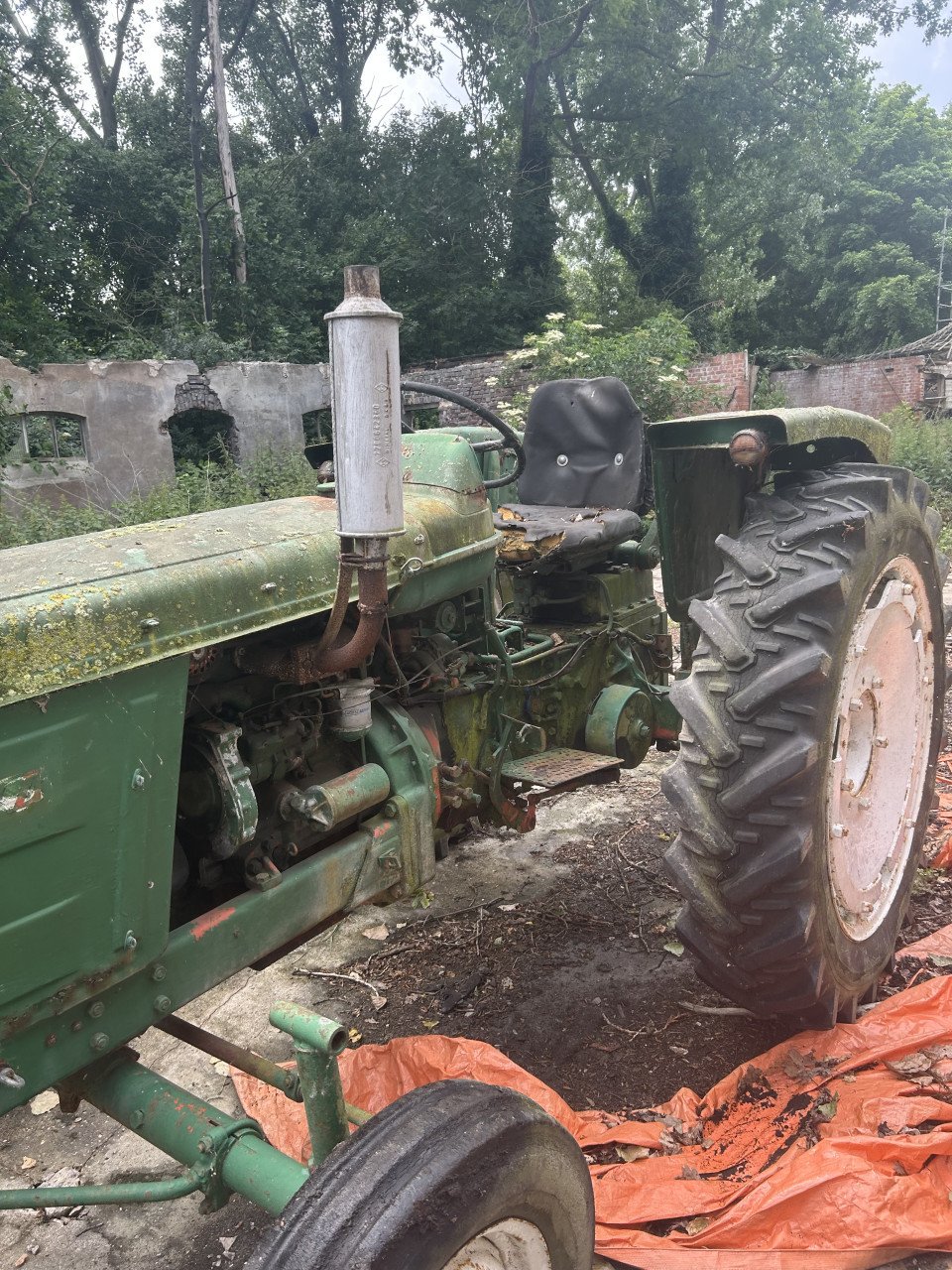 Tractor tegen elk aannemelijk bod.