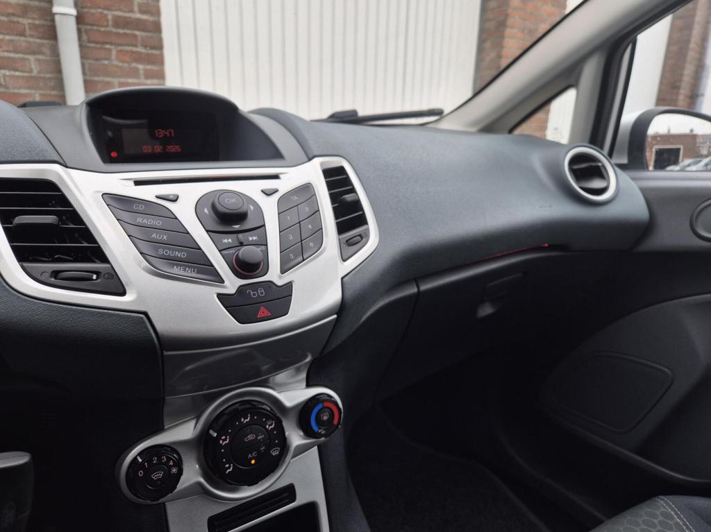 Ford Fiesta 1.25 titanium / origineel nl / airco / verwarmde voorruit