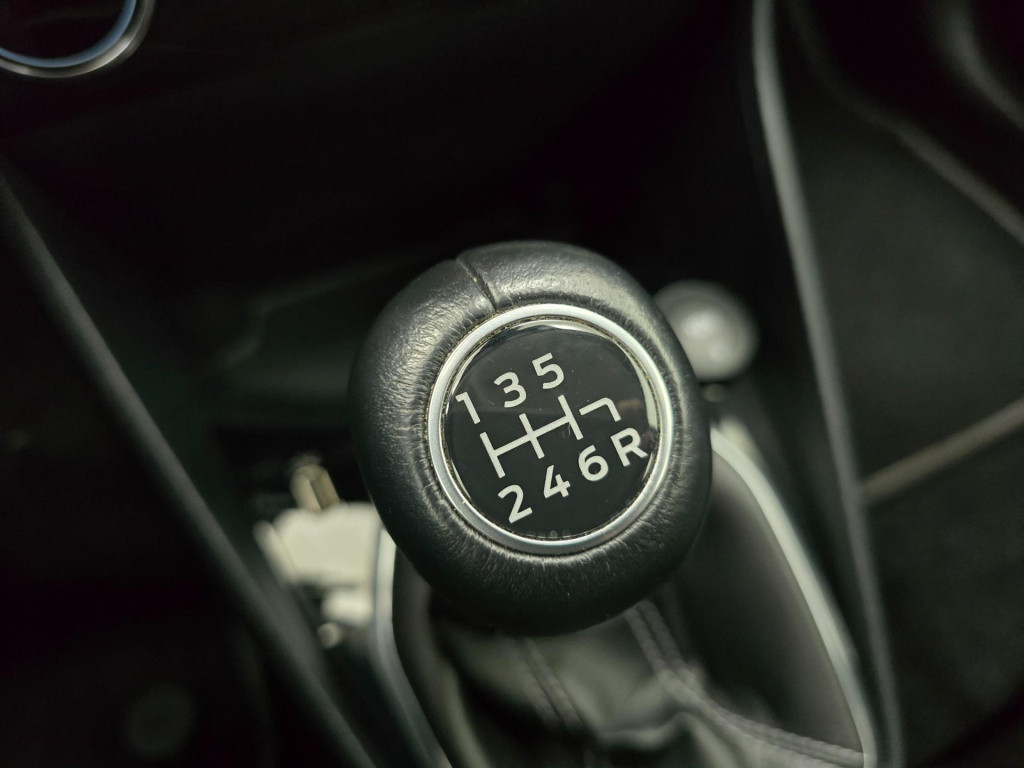 Ford Fiesta occasion 1.0 ecoboost titanium (luxe uitvoering) met carplay en