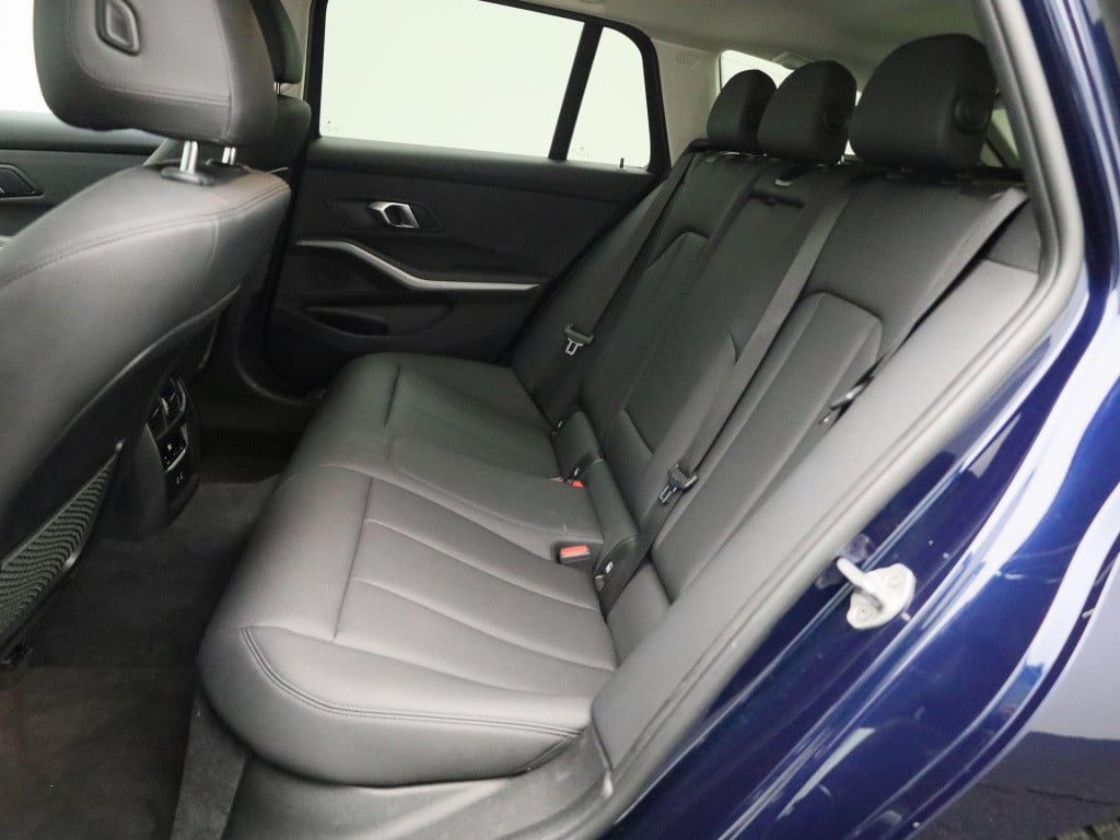 BMW 3-serie touring 330e business edition plus | automaat | navigatie | app