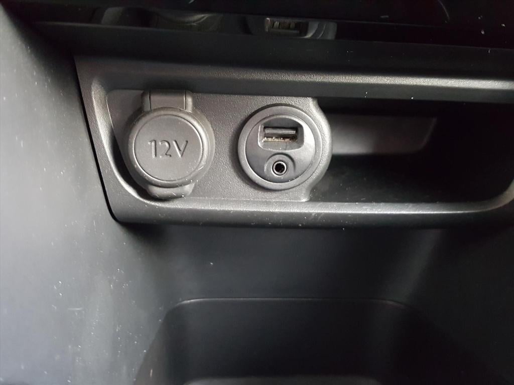 Peugeot 208 envy 1.2 vti 82pk 5d navigatie | cruise & climate control | par