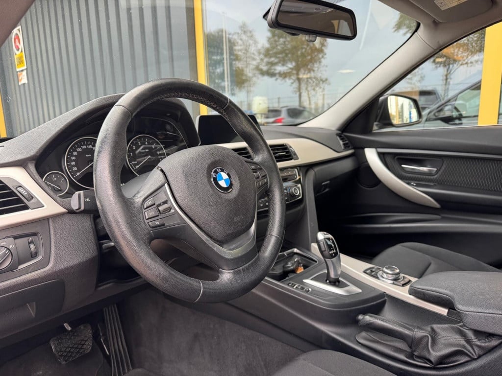 BMW 3-serie 318i executive automaat