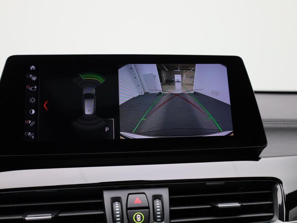 BMW X1 sdrive20i business edition plus | automaat | stoel verwarming | lede