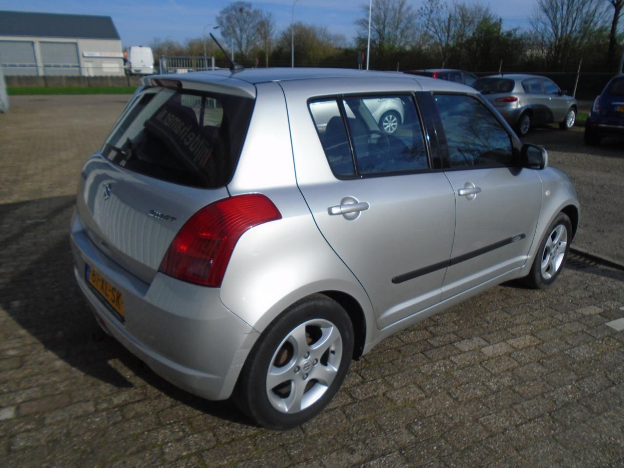 Suzuki Swift  Airco  141424km