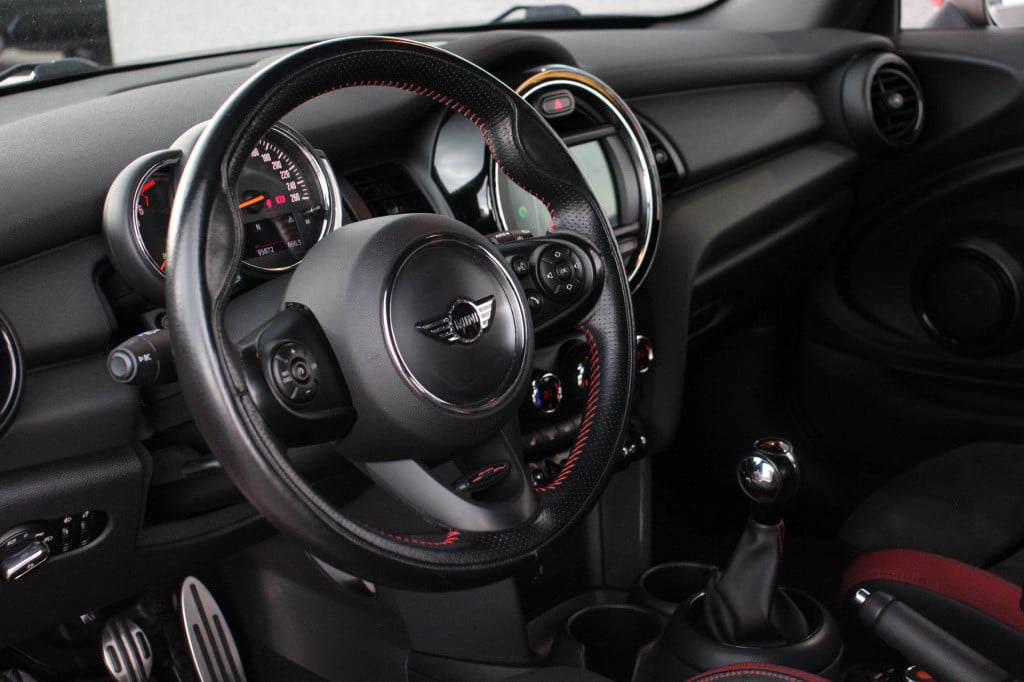 Mini Cooper mini 1.5 | john cooper works pakket | jcw stoelen | parkeersens