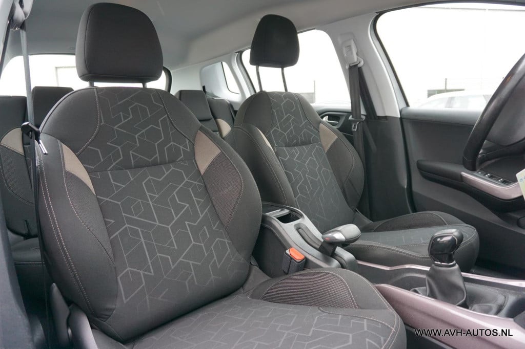 Peugeot 2008 1.2 puretech style