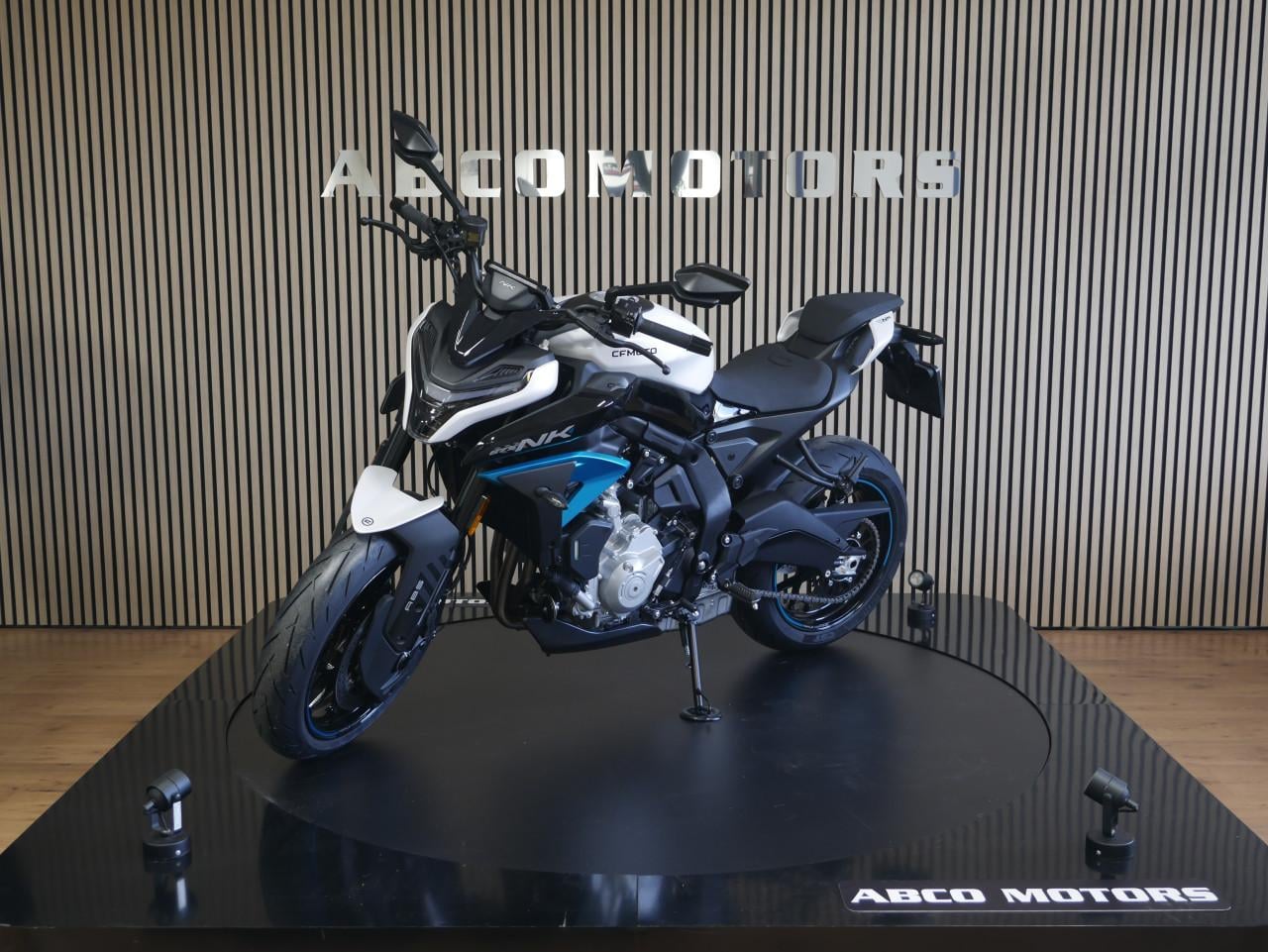 CFMOTO 675 NK