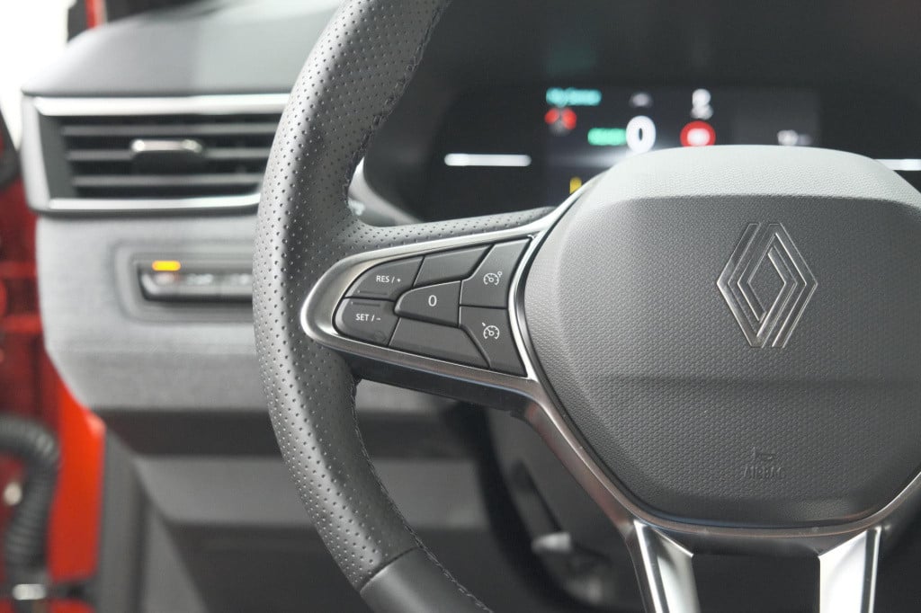 Renault Clio 1.6 e-tech full hybrid 145 techno | 360 camera | navigatie | a