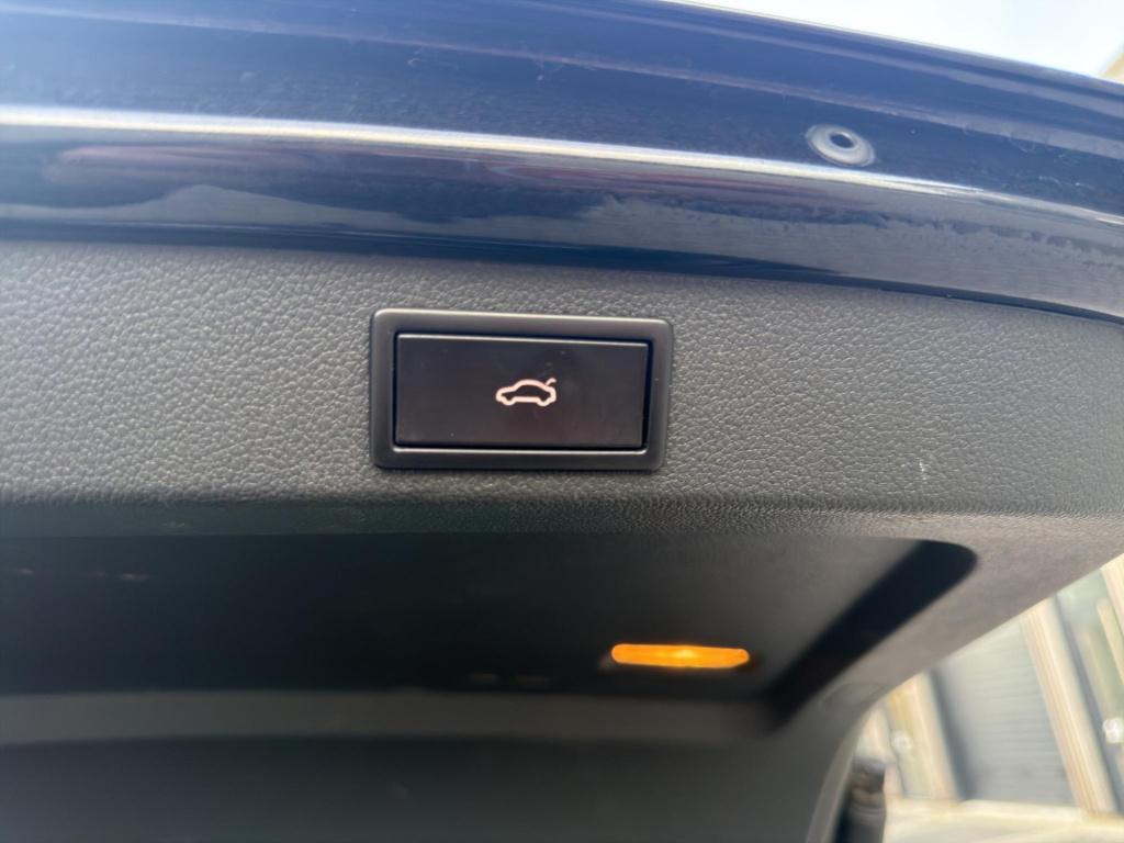 Skoda Superb combi 1.6 tdi style business automaat memory camera