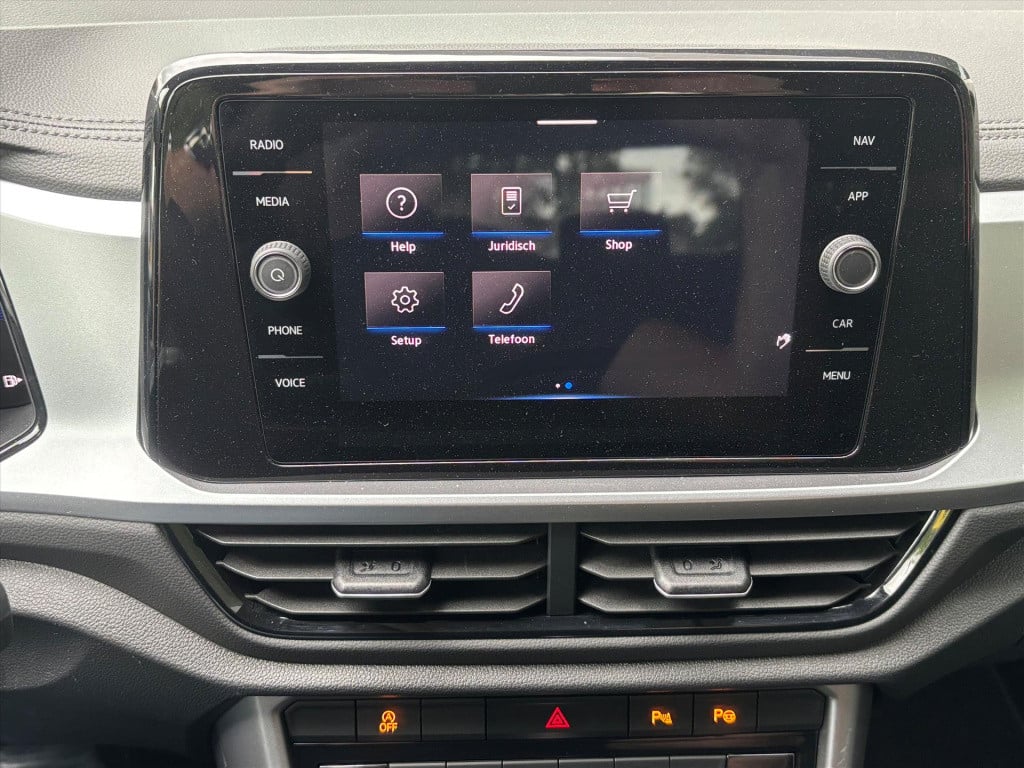 Volkswagen T-roc 1.0 tsi 110pk life| carplay| autom inparkeren|led| rijklaa