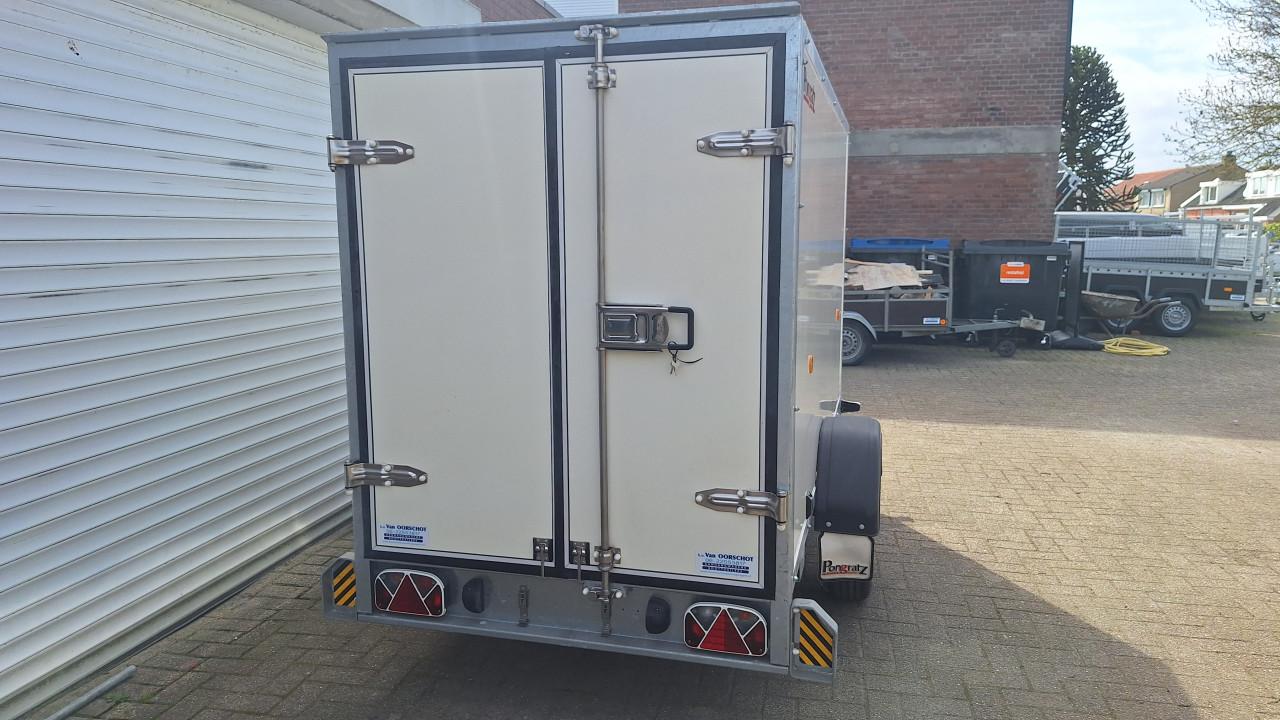Gesloten aanhangwagen! NIEUW