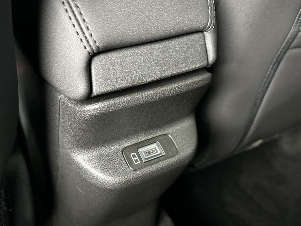 Jeep Avenger e-hybrid 1.2 summit | winterpack | camera | apple carplay&andr
