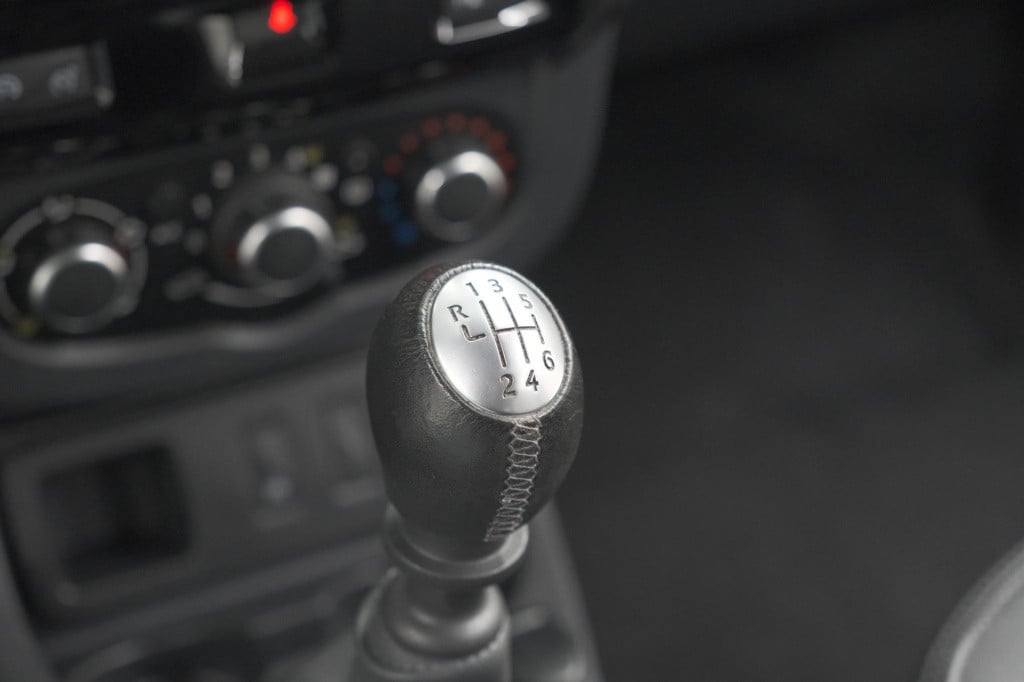 Dacia Duster tce 120 4x2 blackshadow | trekhaak | camera | navigatie | park