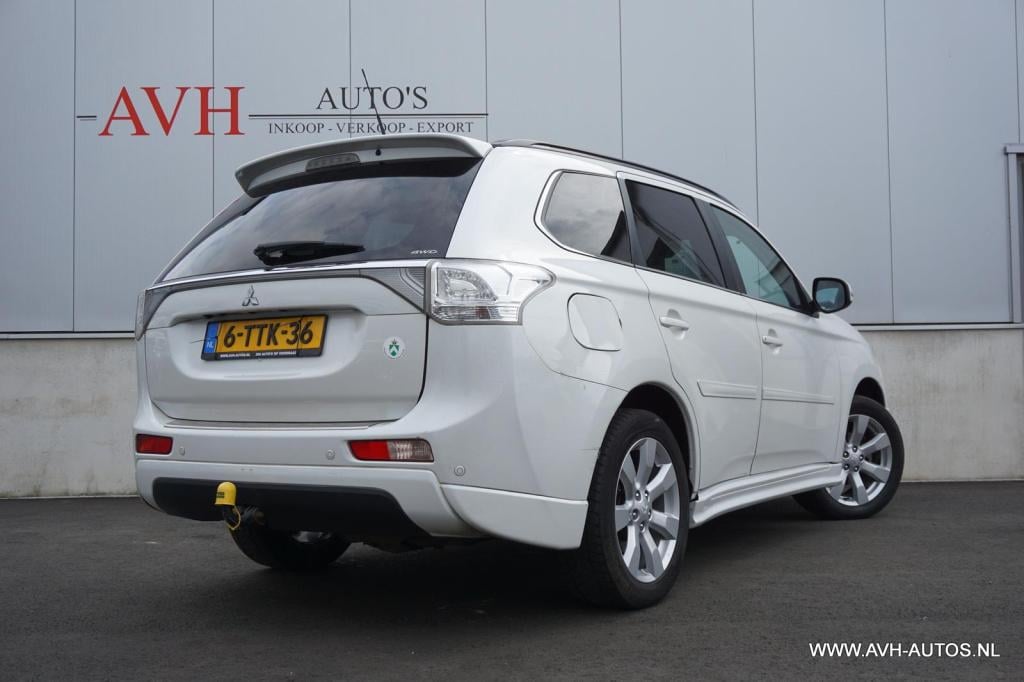Mitsubishi Outlander 2.0 phev instyle+