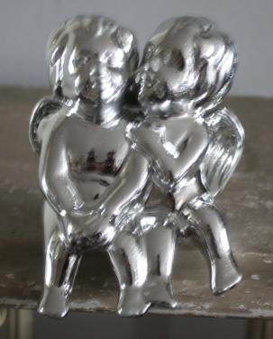 Stenen engelbeeldje zilver kleur