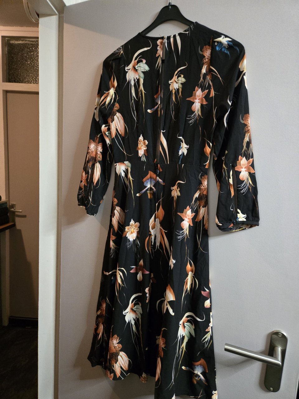 Jurk zwart met orchideeen-print H&M Maat 34 Polyester