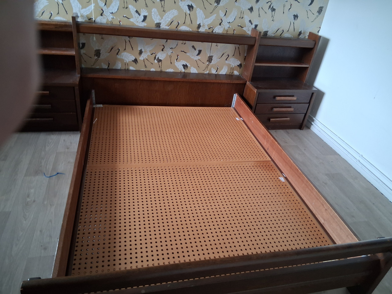 Bed met nachtkastjes + ladekast met spiegel