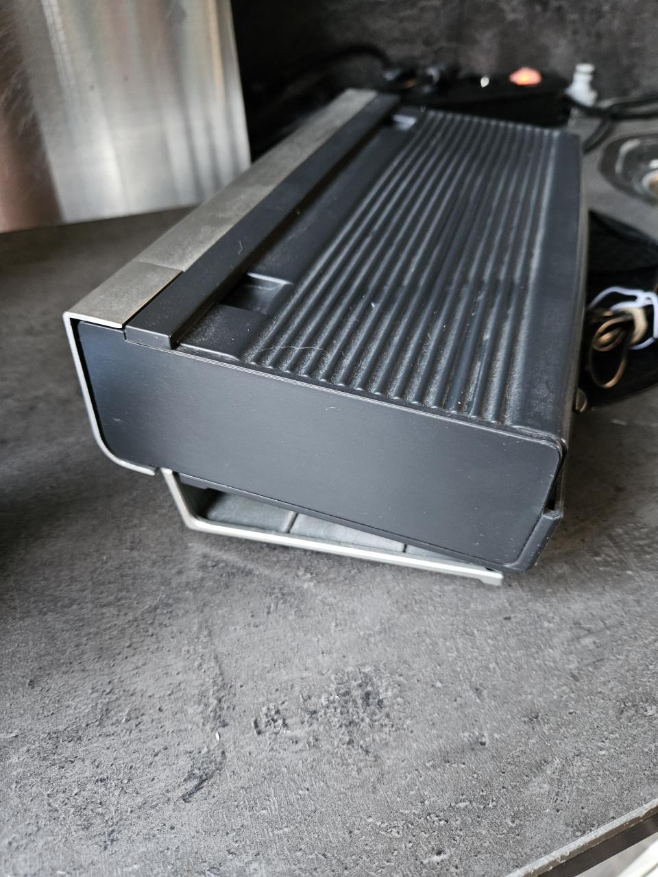 Zgan Grundig Sonoclock 890 - Wekkerradio aluminium paneel